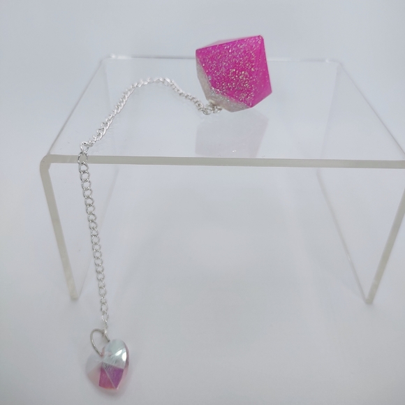 Glittery pink with holographic stars on top handcrafted dowsing pendulum - Picture 7 of 13